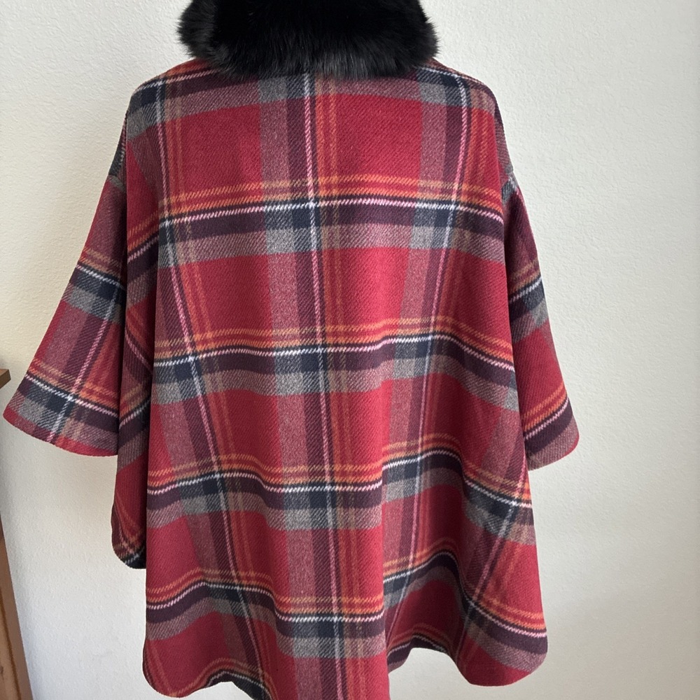 Henig Furs "Fine Furs for 5 Generations" Wool Poncho Rabbit Fur Collar Old Money - Picture 7 of 16